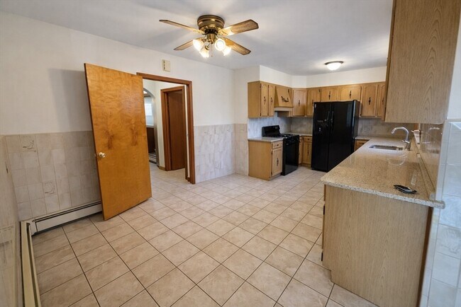 Photo - 198 Washington St Unit 1