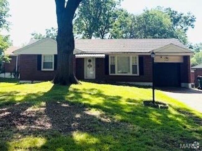 Building Photo - 1142 Bluegrass Dr Rental