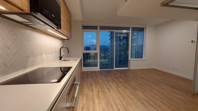 Building Photo - 10448 University Dr Unit 1503