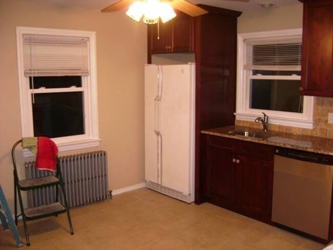 Photo - 28 Wolfle St