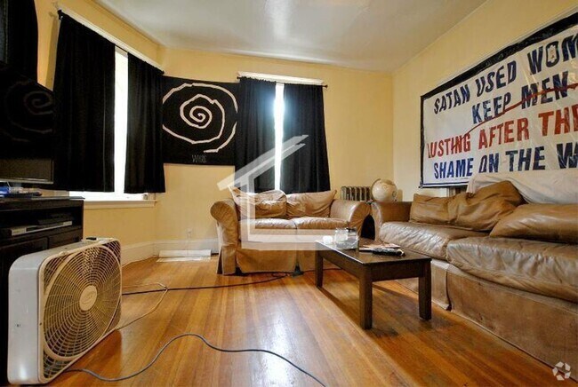 Building Photo - Large Unit in Lower Allston, Porch, Eat-in... Rental