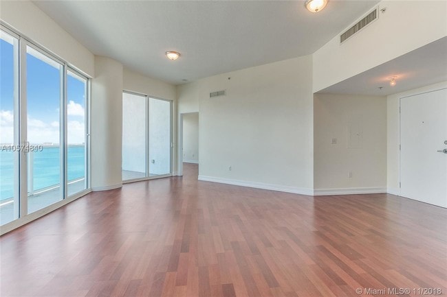 Photo - 1881 79th Street Causeway Unidad #