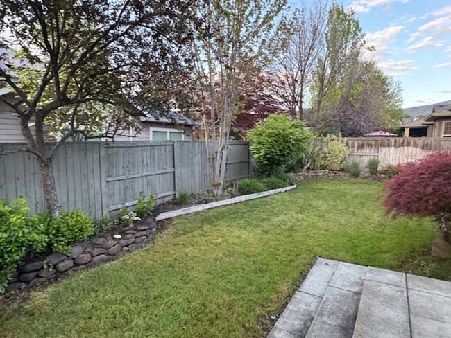 Photo - 3 BR + BONUS ROOM IN DESIREABLE SOUTHEAST MEDFORD