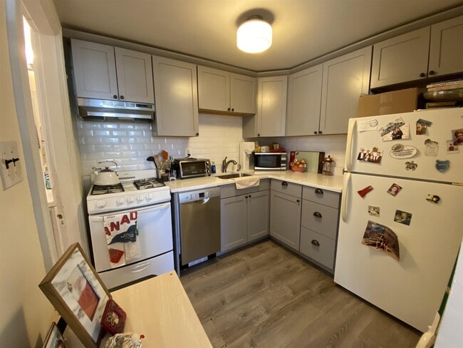 Building Photo - 371 Harvard St Unit 1