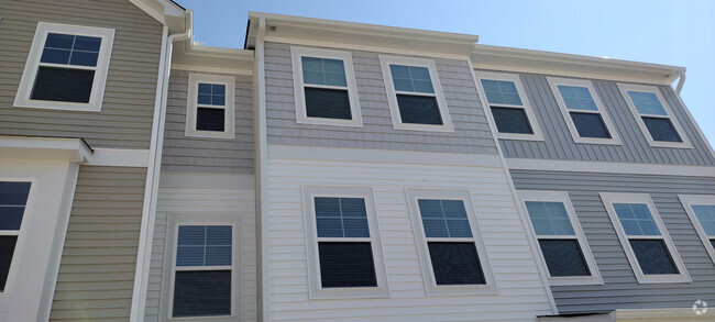 Building Photo - Room in Townhome on Chert Ln