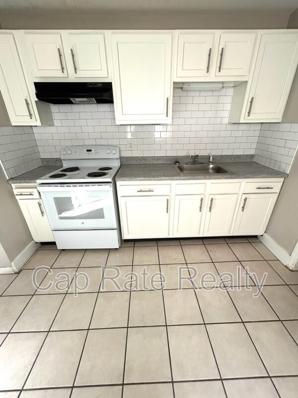 Photo - 1051 Republic Ave