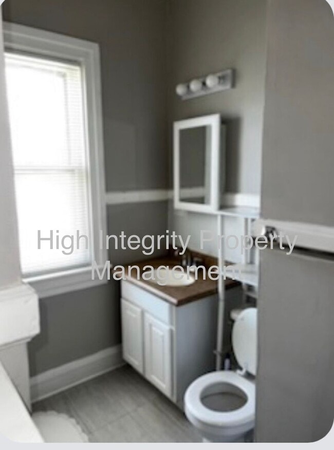 Photo - 410 Maple Ave Unit Apt 4