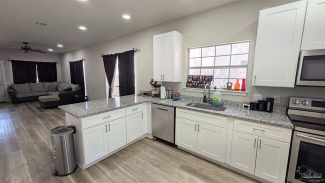 Photo - 216 Wildflower Ln