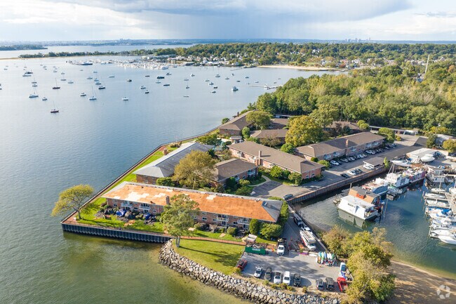 Photo - Toms Point Coop