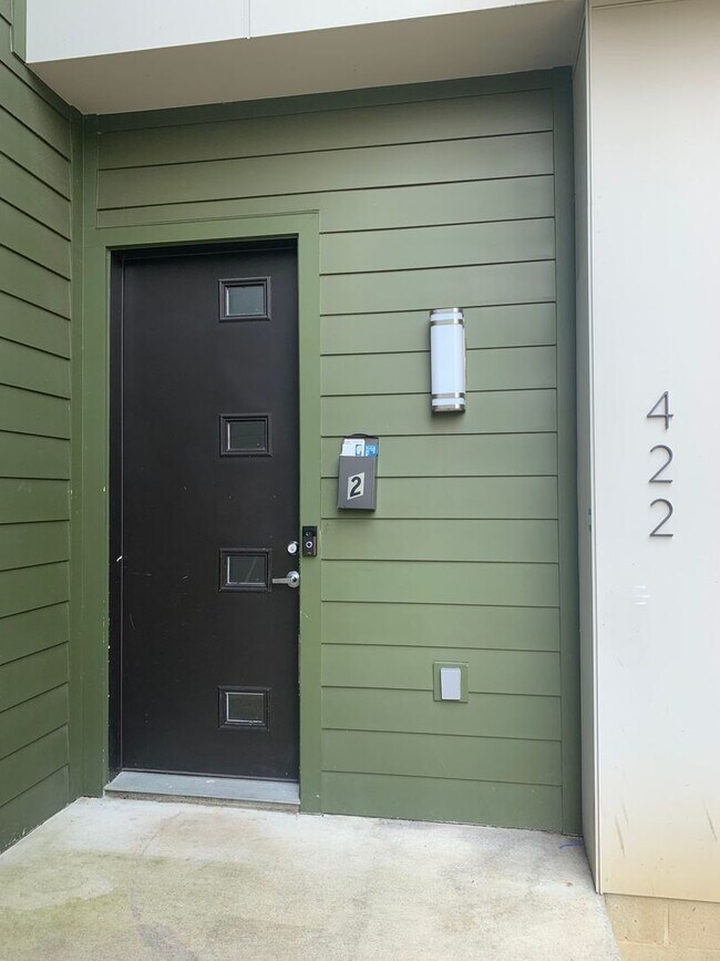 Photo - 422 E 6th St Unidad 422 E. 6th St Apt 2