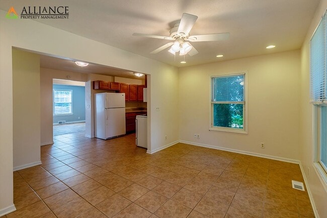 Photo - 1404 Legore Ln Unidad Main