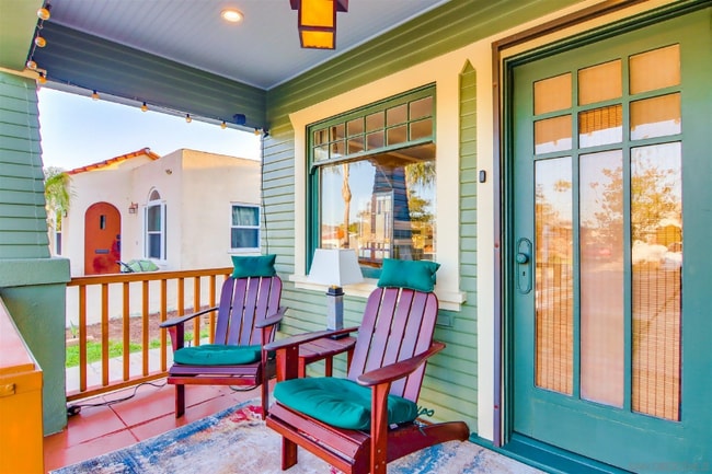 Photo - 3370 Bancroft St