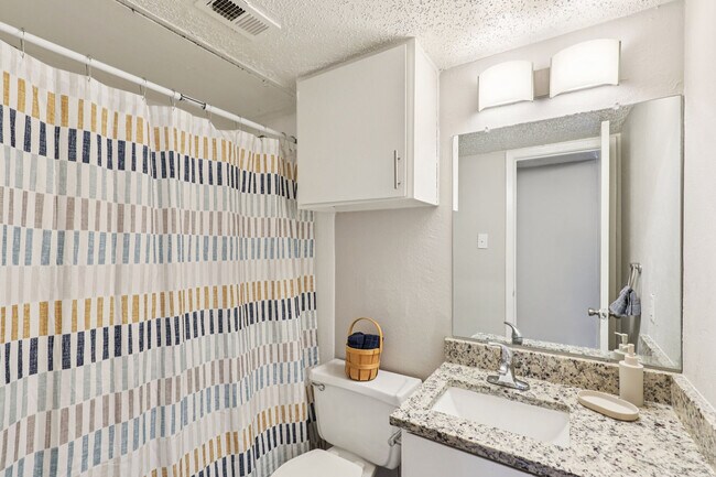Claro Court Apartments