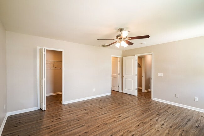 Photo - 1418 Christina Hayes Ln
