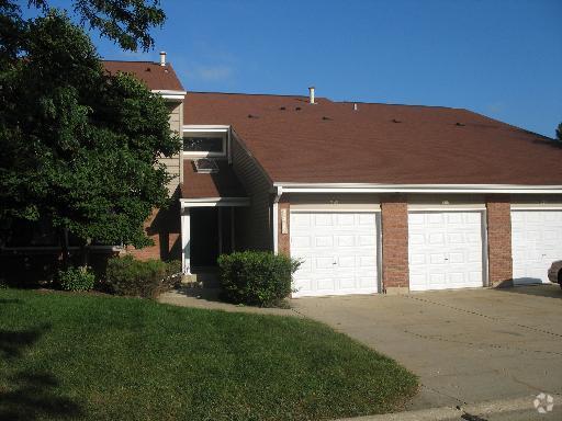 Building Photo - 995 Pine Tree Circle North Unit 995 Rental