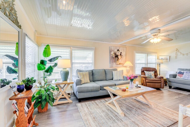 Photo - 670 N Green Cir Unidad ID1385620P