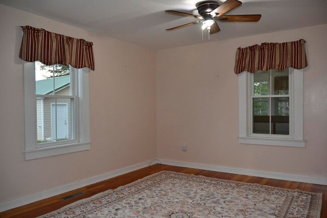 Photo - 18 Manning Hill Rd Unit B