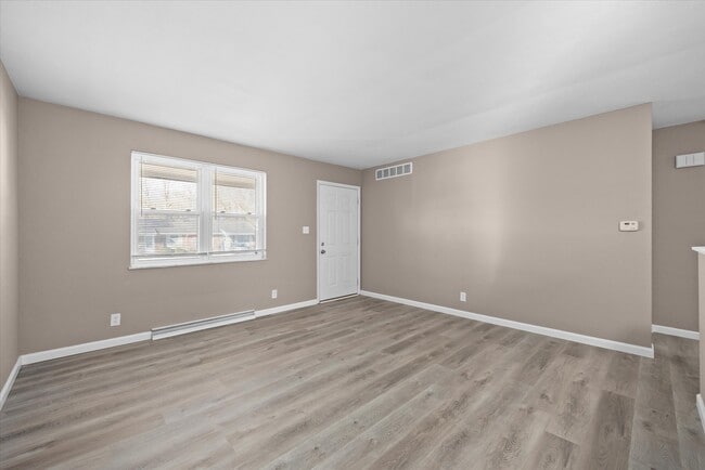 Photo - 12 Manor Dr Unit 2