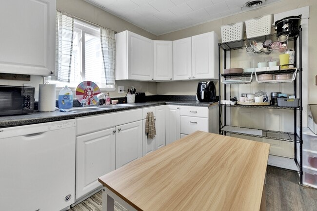 Photo - 455 Dallas St