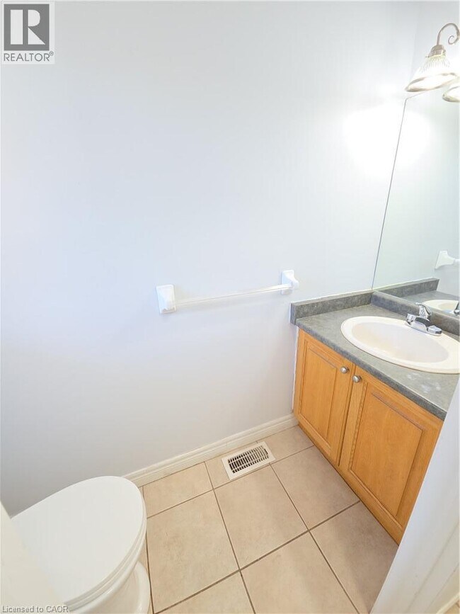 Photo - 673 Butternut Ave