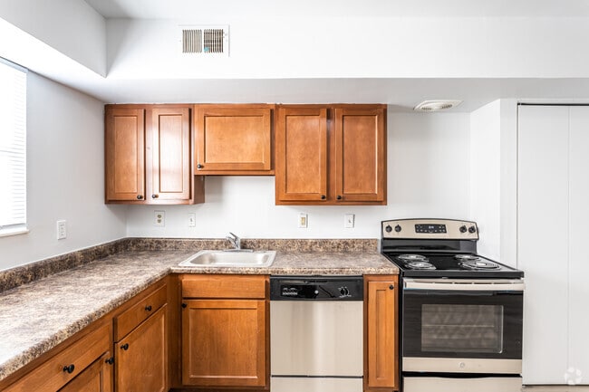 2BR, 1.5BA - 924 SF
