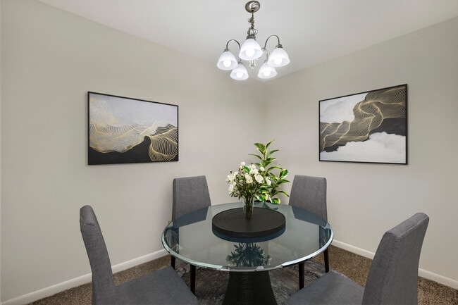 1 Bdrm Traditional - Dining Room