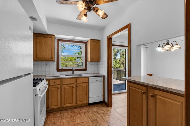 Photo - 1112 Wildwood Ave