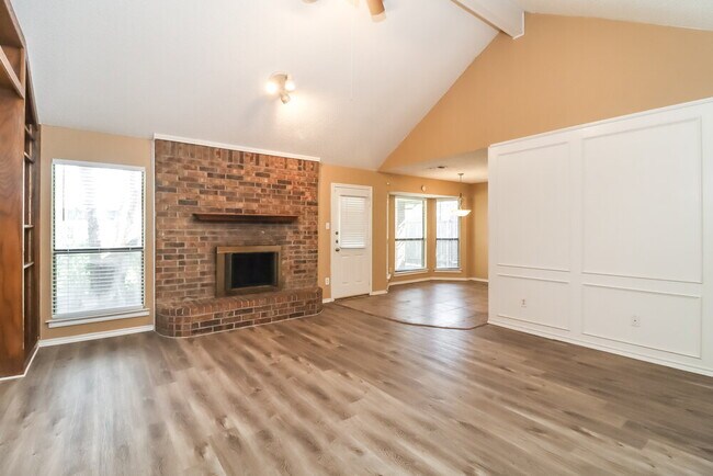 Photo - 4900 Barberry Dr