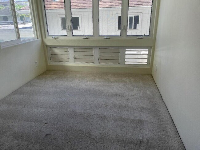 Photo - ALDER VILLA 3/2.5/2, sec, split level, W/D... Unidad A