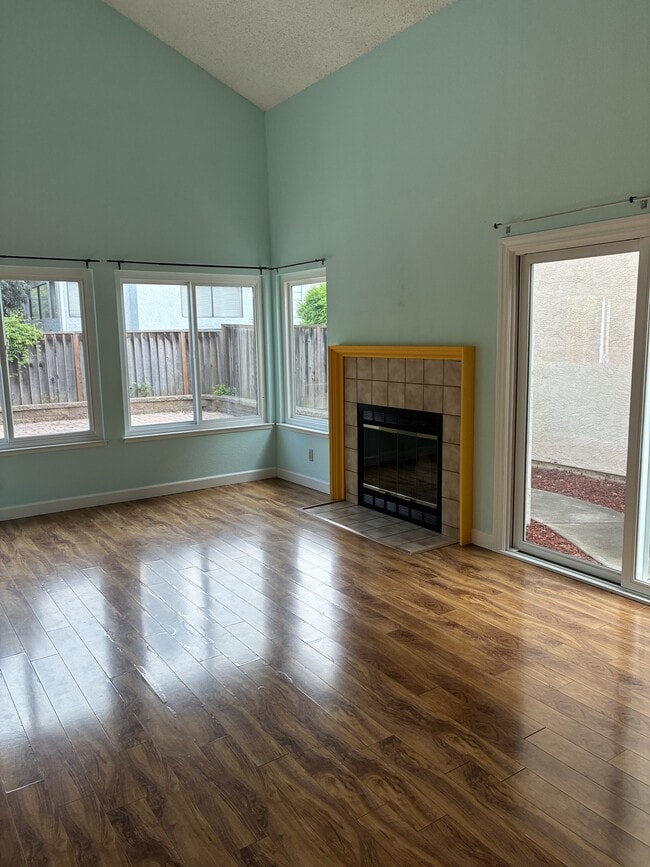 Photo - 706 Ridgeview Terrace