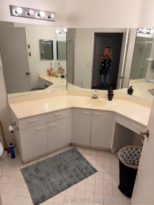 5265 Brisata Cir Unit E