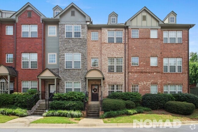 Building Photo - Charming 1BR, 3 Level Townhome in Brookhaven