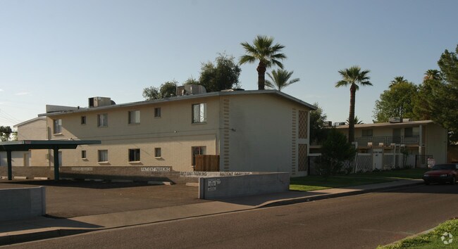 Photo - Silver Oaks Apartments
