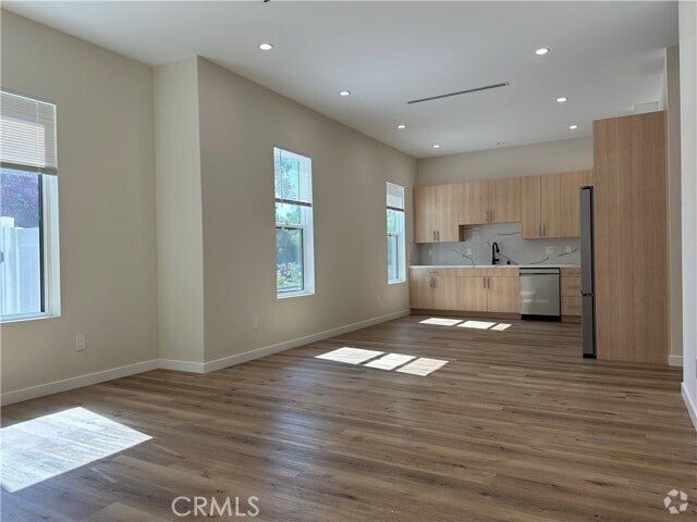 Building Photo - 6571 Ponce Ave Rental