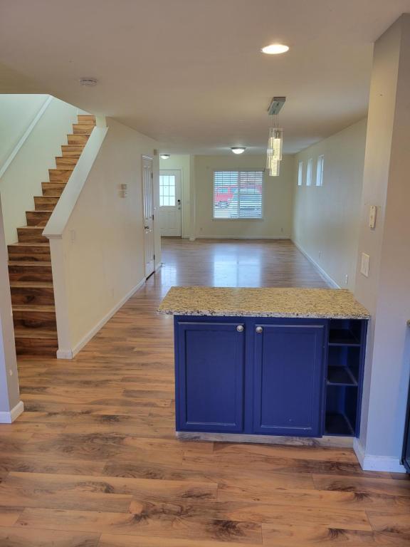 Photo - 2062 Gourley St