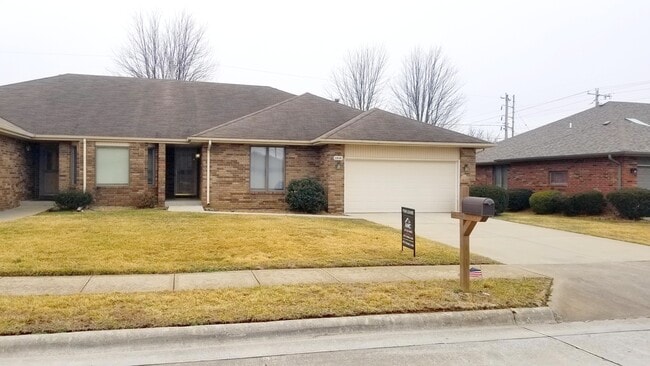 Photo - 1414 E Powell St