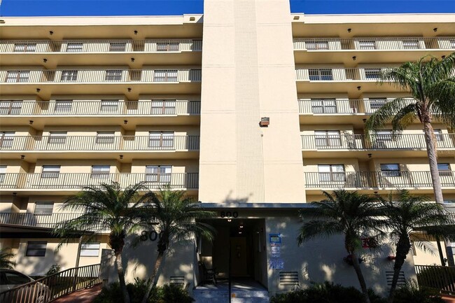 Building Photo - 800 Cove Cay Dr Unit 4F Rental