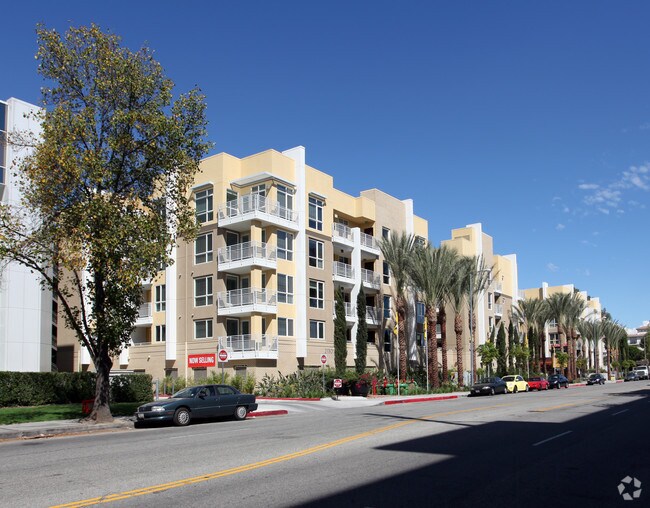 Ascent At Warner Apartments For Rent In Woodland Hills Ca Forrent Com