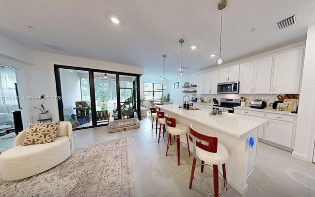Photo - 5710 Mayflower Way Unidad 102
