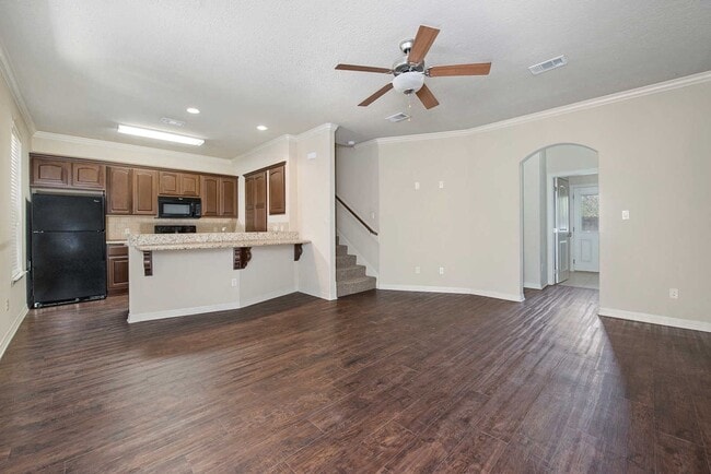 Photo - Spacious 3 Bed, 3.5 Bath Condo in Great Co...