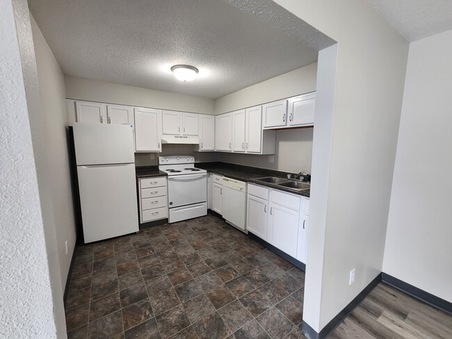 Photo - 102 Oak St Unidad #4