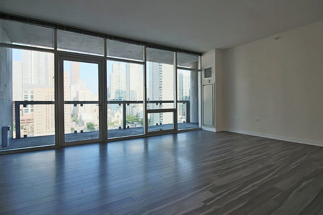 Photo - 125 W Chicago Ave Apartment