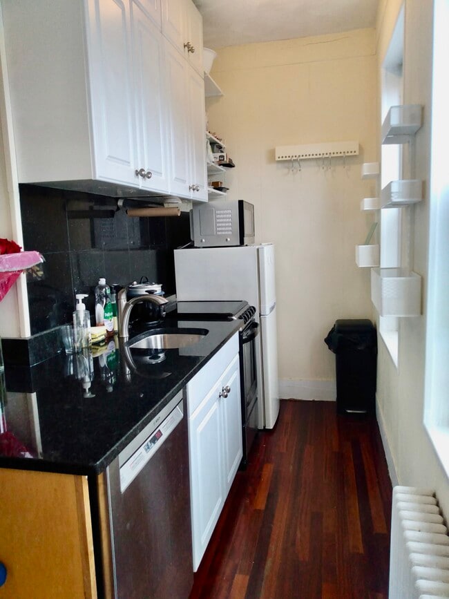 Building Photo - 108 Myrtle St Unit 15