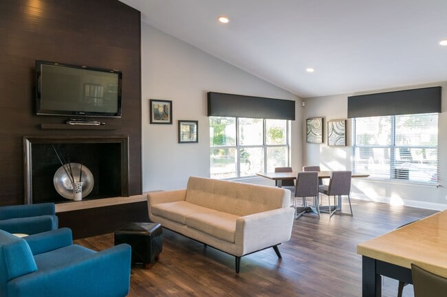 Photo - Skyridge Club Apartments