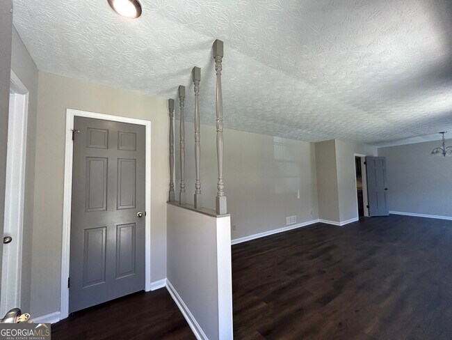 Photo - 2000 Forest Dr