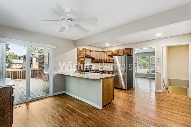 Photo - 2110 Haskell St