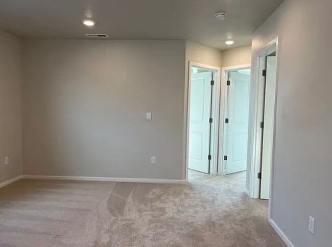 Photo - 4831 Parsley Ave NE