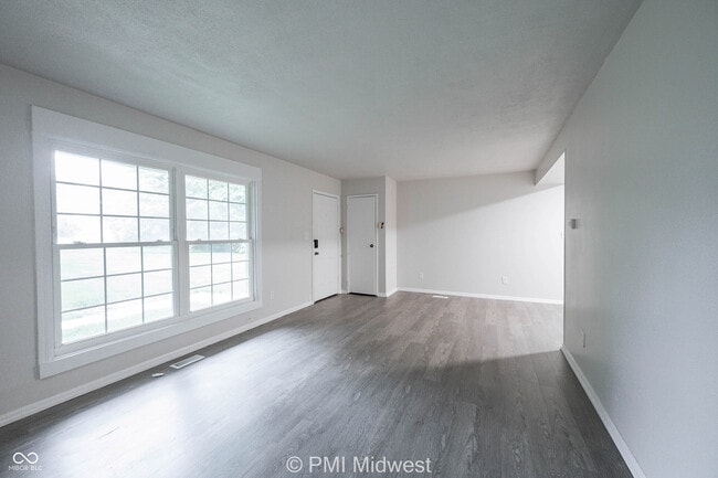 Photo - 6920 Chrysler St