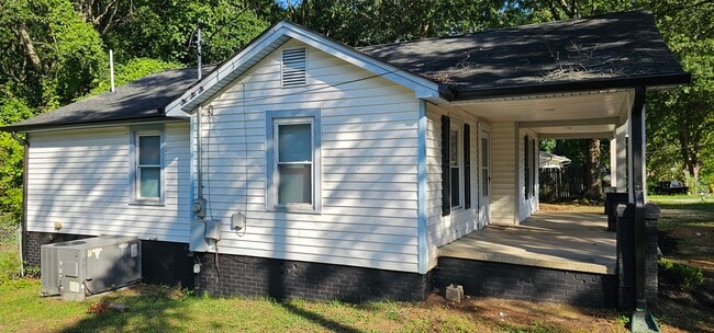 Photo - 1040 East Dr
