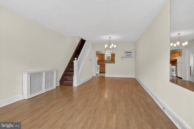 Photo - 1519 Emily St